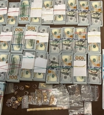 Пів мільйона доларів і російський паспорт сина: СБУ провкела обшуки у керівниці Миколаївської МСЕК
