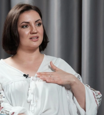 Известная украинская певица уехала из страны: что известно