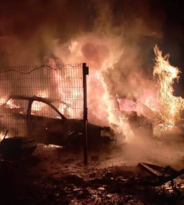 У Києві внаслідок падіння уламків БпЛА зайнялася пожежа та постраждали двоє людей. ФОТО