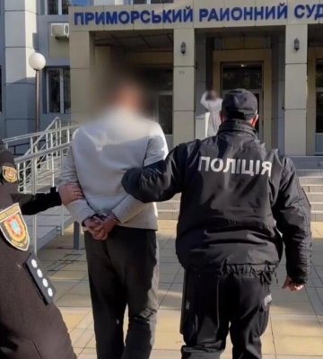 За 12 тисяч доларів обіцяв допомогти уникнути мобілізації: затримано жителя Одещини