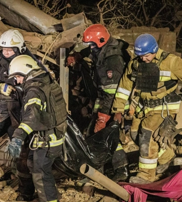 Росія вночі вдарила ракетою-гібридом по житловому сектору Харкова, четверо загиблих