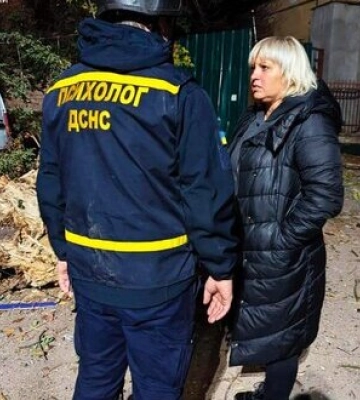 Завершено аварійно-рятувальні роботи на місці ракетного удару РФ по Кривому Рогу. ФОТОрепортаж