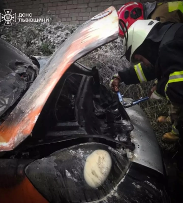 У Львові горів «Fiat Fiorino»