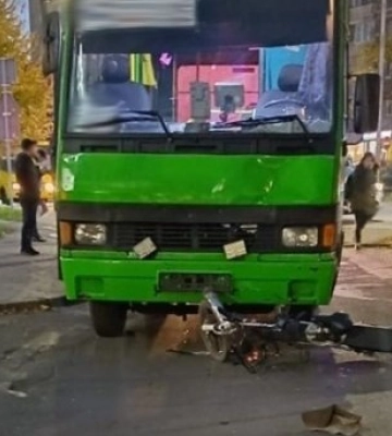 На Львівщині двоє велосипедистів збили вантажівки. Один з постраждалих – 11-річний хлопчик
