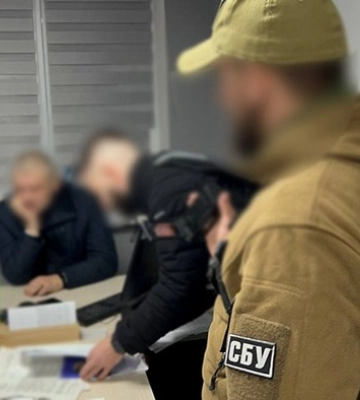 $4,6 тис. за несплату штрафів та незаконну відстрочку для призовника – у Києві викрили у корупційній схемі посадовця районного ТЦК