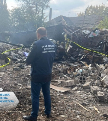 Росіяни захопили на Донеччині ще одне селище і фактично окупували важливе місто - оглядач прогнозує, куди агресори вбиватимуть наступний клин