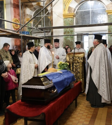Загинув у бою: у Луцьку прощались із Героєм Геннадієм Шепетюком