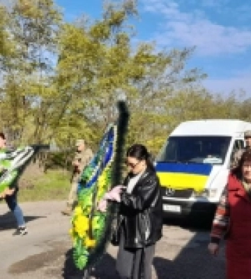 На Миколаївщині попрощалися із воїном Михайлом Завірюхою