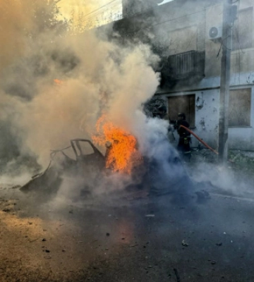 Російські війська з артилерії вдарили по Очакову, горів автомобіль — ДСНС