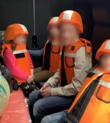 “Білі Янголи” евакуювали з Білопілля багатодітну родину