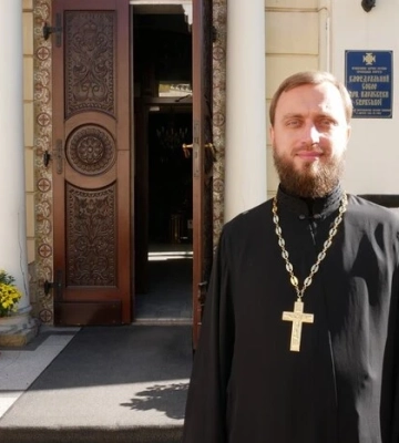 Священник, який перейшов із УПЦ до ПЦУ, розповів, чому його парафіяни відмовлялися молитися українською