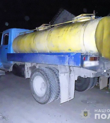 У Звягелі, що на Житомирщині, автоцистерна збила молодого чоловіка на велосипеді