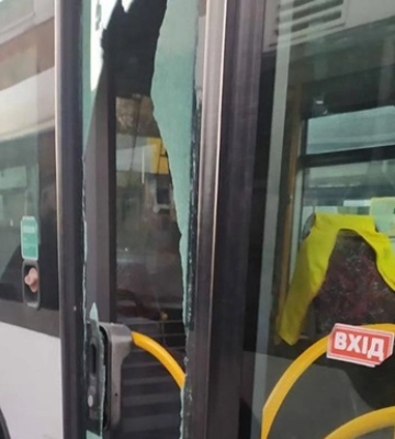 Росіяни вдарили по транспортному підприємству Херсона, зупинилися тролейбуси