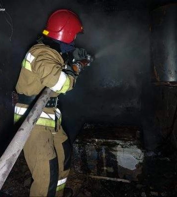 У селі Мазурове загорівся металевий вагончик