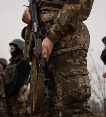 Українці віком 60+ можуть служити за контрактом: у Рівненському ТЦК розповіли деталі
