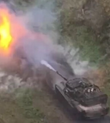 БМП M2A2 &quot;Bradley&quot; в паре с танком &quot;Abrams&quot; обстреливают российские позиции на Покровском направлении. ВИДЕО