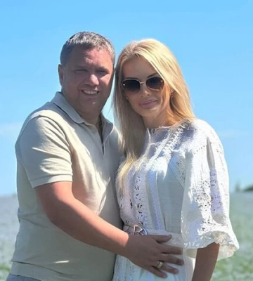 «Відпустіть дружину, вона скромний депутат». Чоловік «слуги» Кормишкіної обіцяв віддячити патрульним