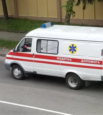 Поблизу Луцька авто збило жінку, у Ківерцях водійка злетіла у кювет