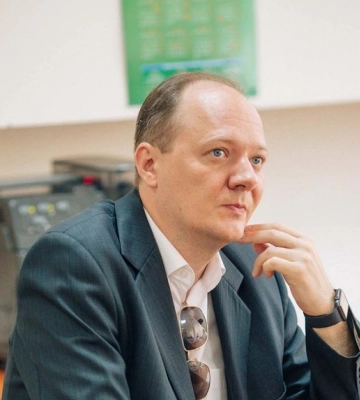 Депутату Чернівецької облради Волощуку, який виїхав за кордон і не повернувся, достроково припинили повноваження