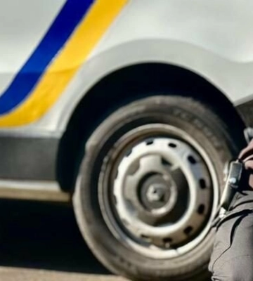 В Одесі чоловік збував канабіс прямо на автомийці: йому загрожує до 10 років ув’язнення