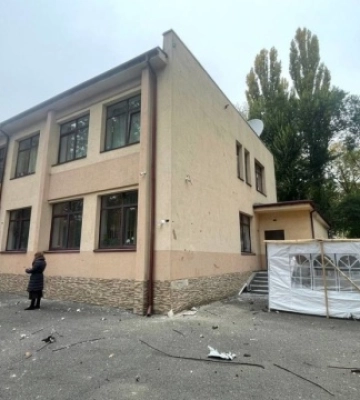 У Києві під час російського обстрілу пошкоджена єврейська школа