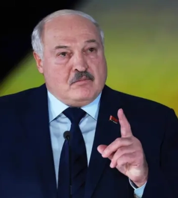 Кучма назвав Лукашенка «слугою двох панів» і пояснив, як українцям ставитися до Білорусі