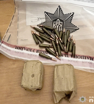 Канал незаконного обігу автоматичної зброї та боєприпасів ліквідували на Чернігівщині