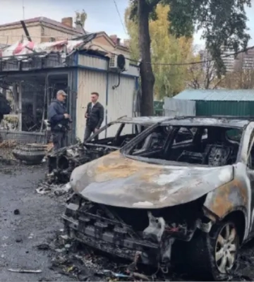 Внаслідок обстрілу Києва у багатоквартирному будинку виникла пожежа, постраждали п&#039;ятеро людей