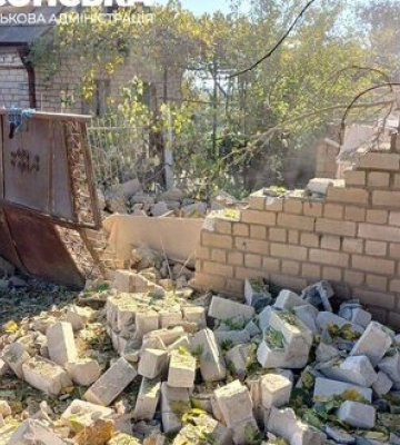 Рашисти масовано обстріляли Зеленівку на Херсонщині: Пошкоджено понад 10 будинків. ФОТОрепортаж