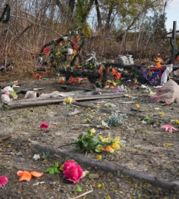 Через авіаудар у Хотінській громаді загинула жінка