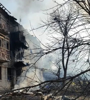 Войска РФ нанесли авиаудар по многоэтажке в Донецкой области: пятеро раненых, среди них — двое детей