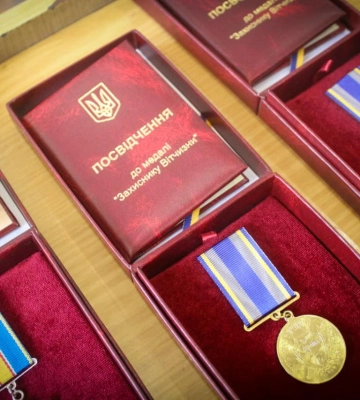 Захисників із Уманщини посмертно відзначили медалями й орденами