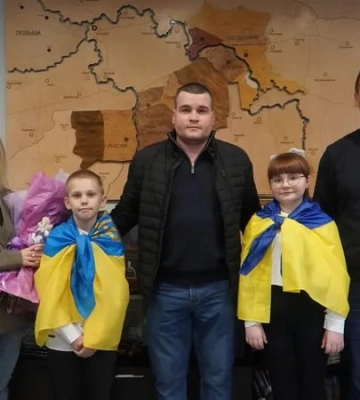 Нарешті вдома: у рідному місті на Волині зустріли звільненого з полону захисника Маріуполя