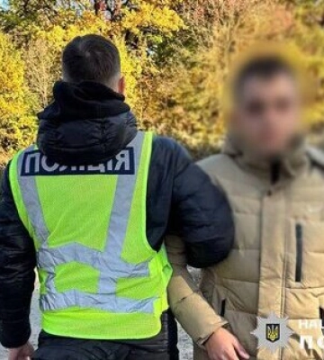 Поліція Києва затримала 16-річного палія Укрпошти. ФОТОрепортаж