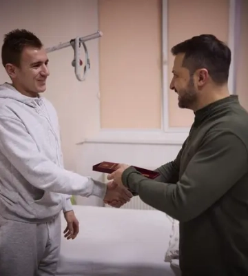 В Ужгороді Зеленський відвідав військових, які проходять реабілітацію 