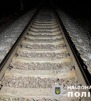 Під Києвом поїзд збив 40-річного чоловіка