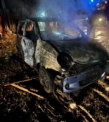 Разрушен почти весь подъезд: РФ КАБом попала в многоэтажку в Харькове