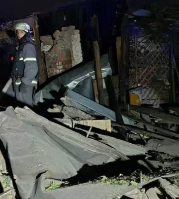 Росіяни влучили КАБом по багатоповерхівці у Харкові, Одесу - обстріляли ракетами та атакували Дніпро