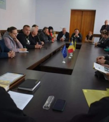 У Рахові  відбулася зустріч, на якій обговорили заходи по збереженню унікального Рахівського типу Карпатських бджіл