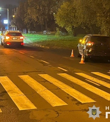 У Львові автомобіль збив жінку