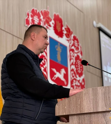 Черкаський депутат заявив про побори в місцевій гімназії