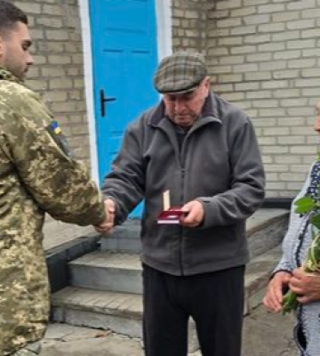 Загинув у бою: батькам Героя з Волині вручили посмертну нагороду сина