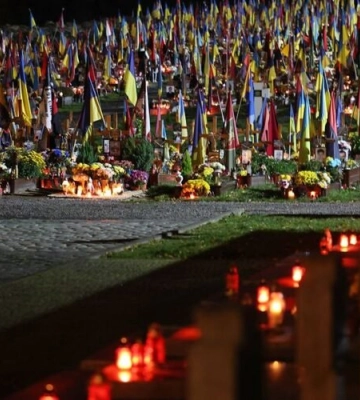 У Львові запалять лампадки на могилах полеглих Воїнів