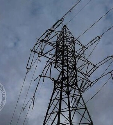 У Києві через атаку російських дронів зайнялася пожежа
