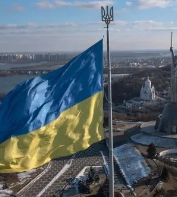 У столиці приспустили головний прапор України: названо причину