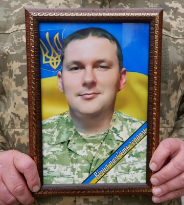 Роменська громада попрощалася із захисником Олександром Мельником, який загинув улітку 2023-го