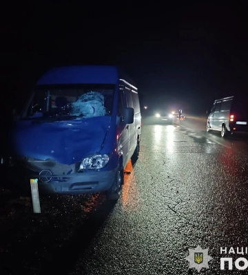 Смертельна ДТП на Львівщині: пішохода спочатку збив мікроавтобус, а потім легковик