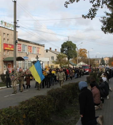 Рівне провело в останню земну дорогу захисника Юрія Шандалюка (ФОТО)