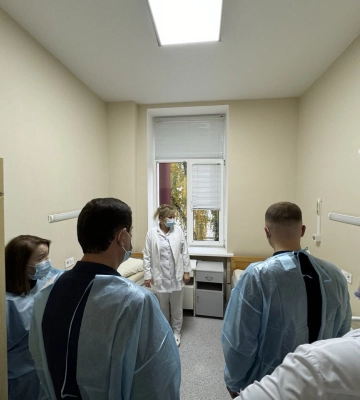На Волині 2-річний хлопчик проковтнув два магніти з холодильника