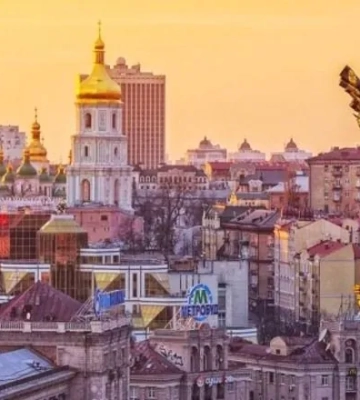 Ворожі безпілотники помітили у небі Київщини, працює ППО